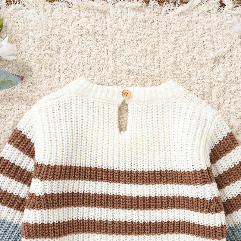 Peleles de punto para bebé: moda otoño-invierno con cuello redondo