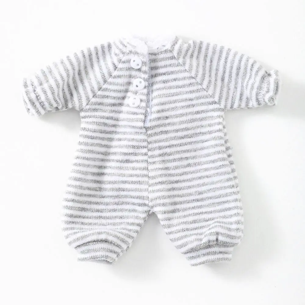 Tutorial de cómo vestir la muñeca con el pijama