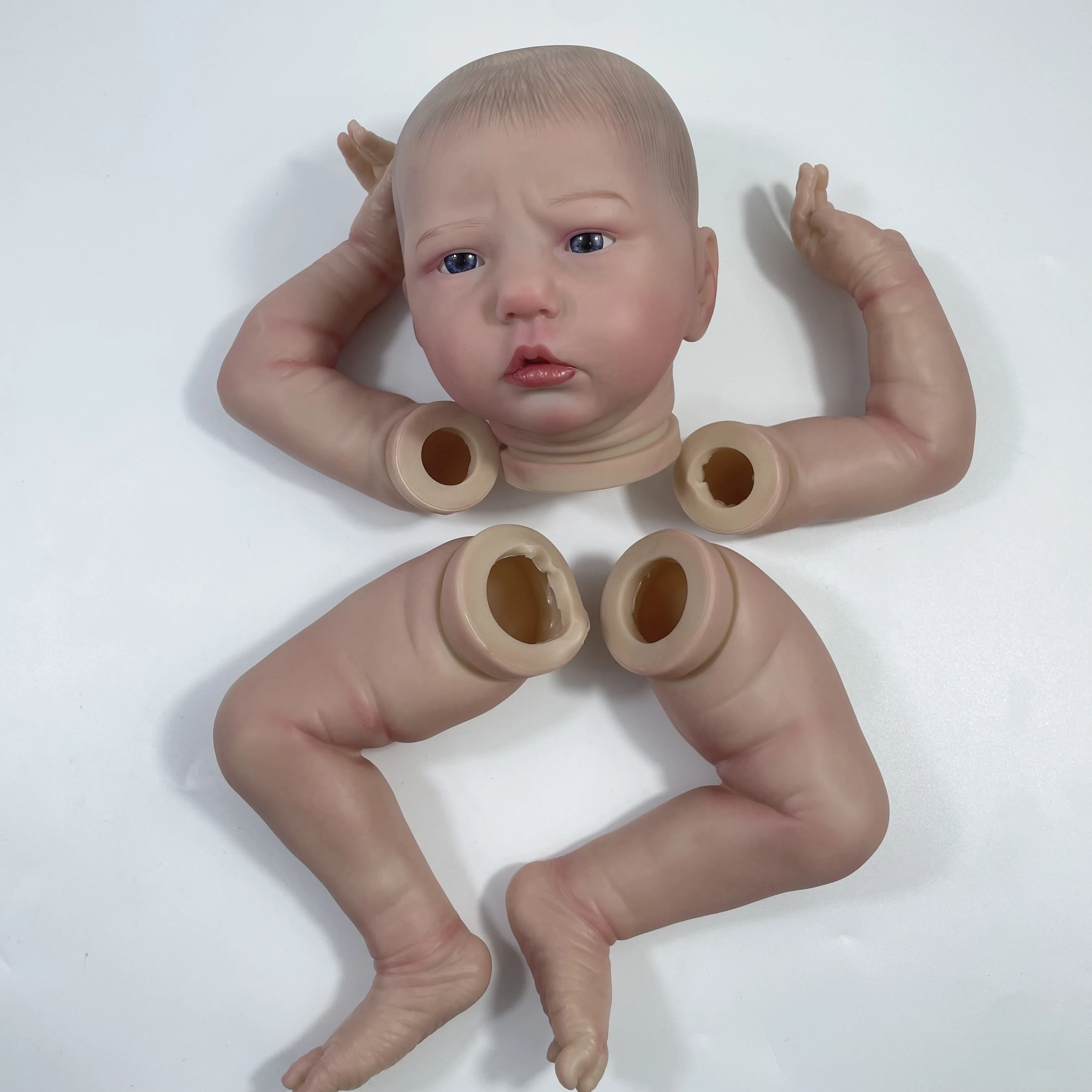 Kit de muñeca reborn ya pintada Modelo Ellie-Sue con ojos azules - imagen 2