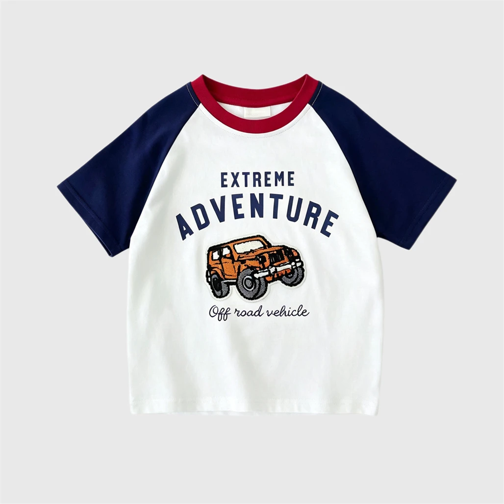 Diseño veraniego y corte cómodo para niños y niñas