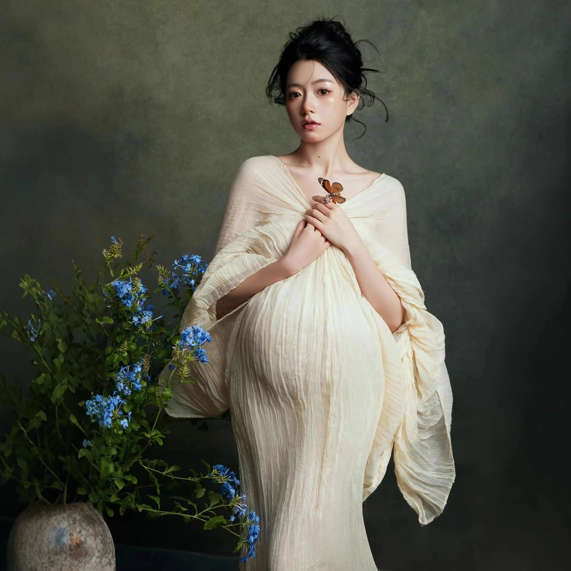 Vestido de maternidad blanco estilo griego – Elegante para sesión de fotos - imagen 4
