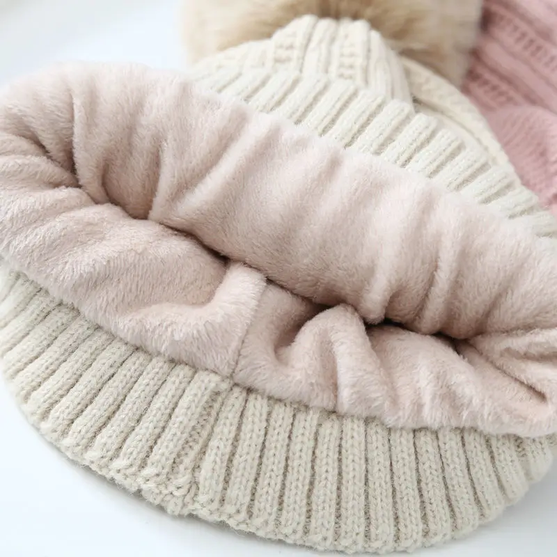Conjunto bebé de gorro bufanda pompón terciopelo punto invierno - imagen 2