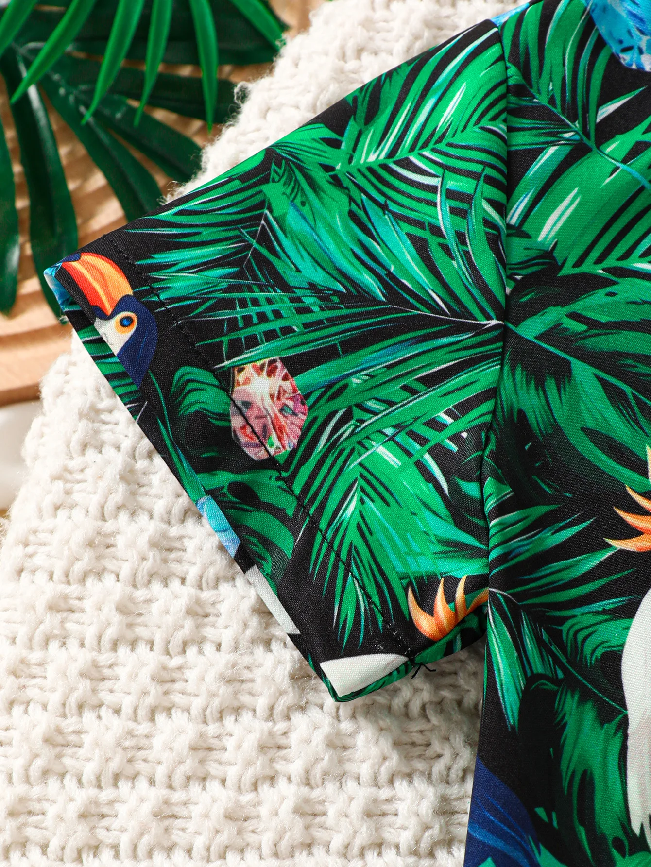 Conjunto de verano tropical para niño: camisa manga corta y bermudas - imagen 3