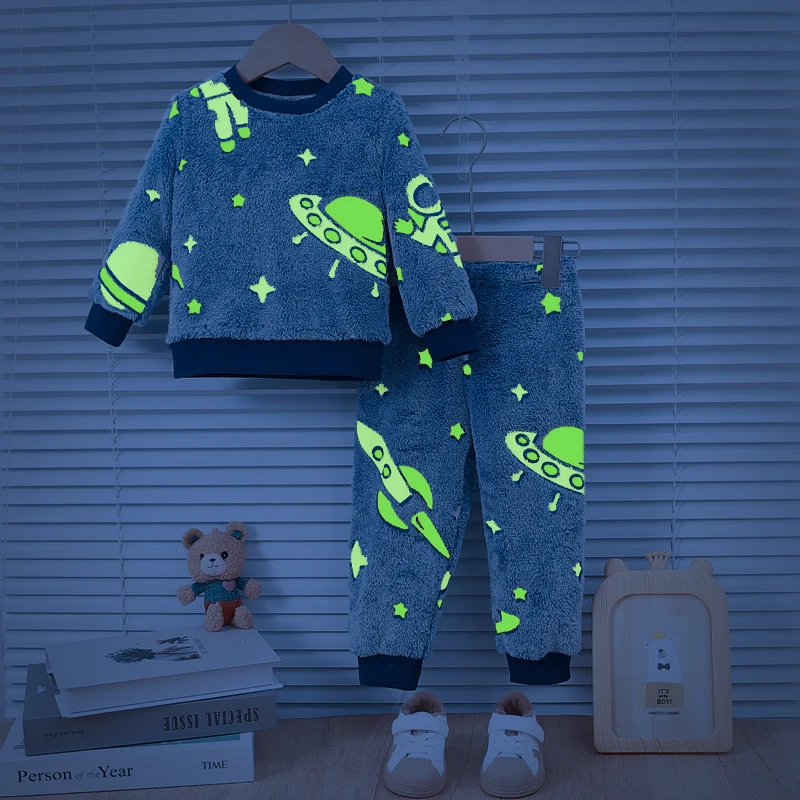 Pijama con capucha y pies integrados