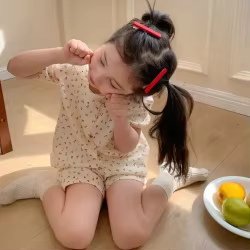Pijama infantil de cerezas para niña – Dos piezas cómodas