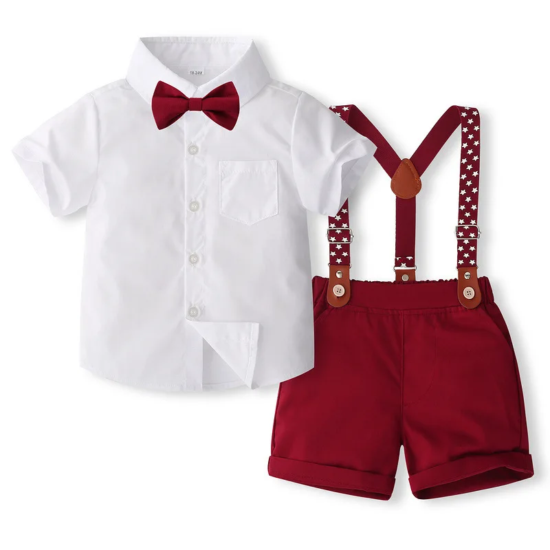 Detalle del conjunto con estilo “caballero”
