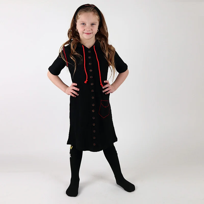 Vestido de verano niña negro con botones y capucha, cordón rojo - imagen 3