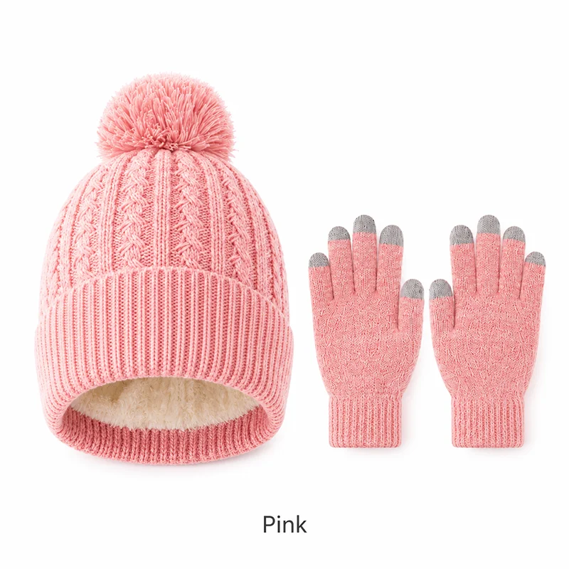 Detalle de gorro de punto con pompón