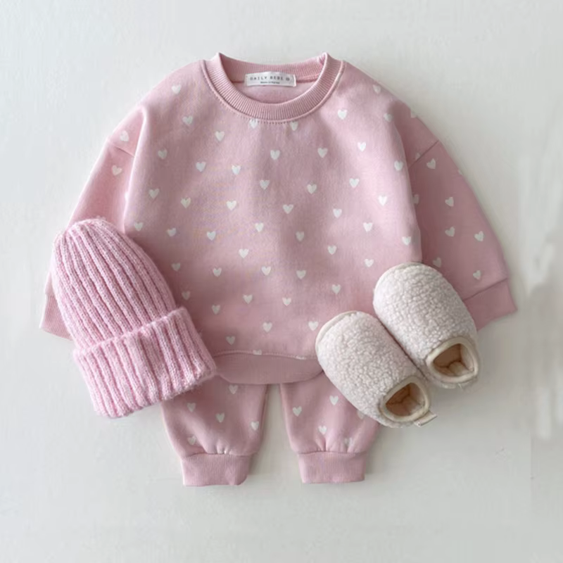 Conjunto informal con sudadera de corazón para bebé niña