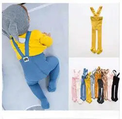 Pantalones de punto con tirantes tejidos y cintura alta para bebé