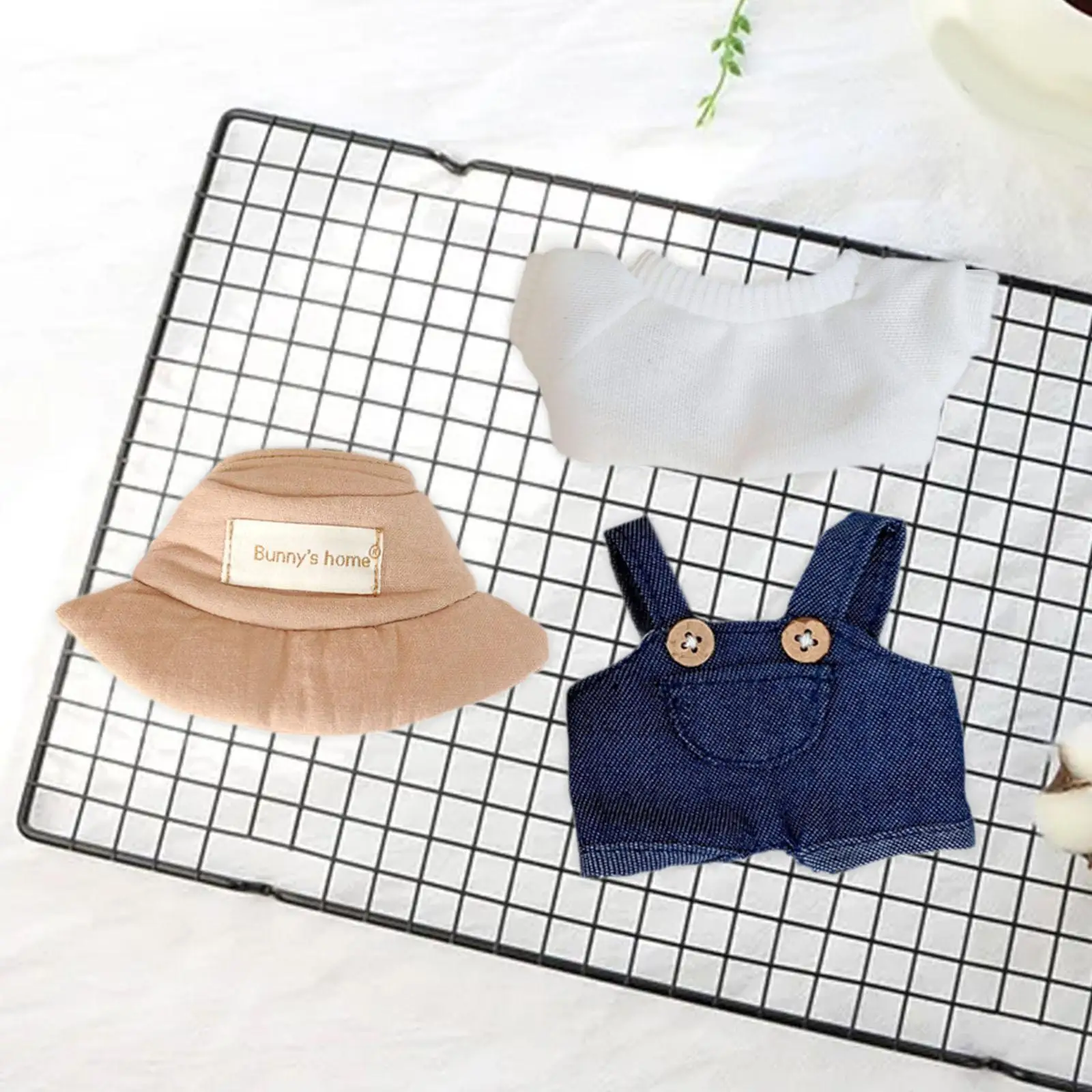 Conjunto de camisetas y accesorios para muñecas