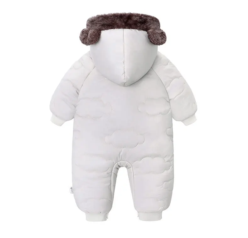 Conjunto de invierno con diseño de una pieza
