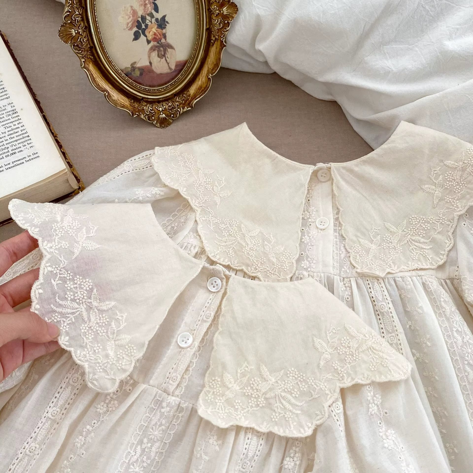 MILANCEL Body de niña con flores bordadas, vestido de una pieza