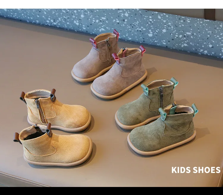 Botines de felpa en estilo gamuza