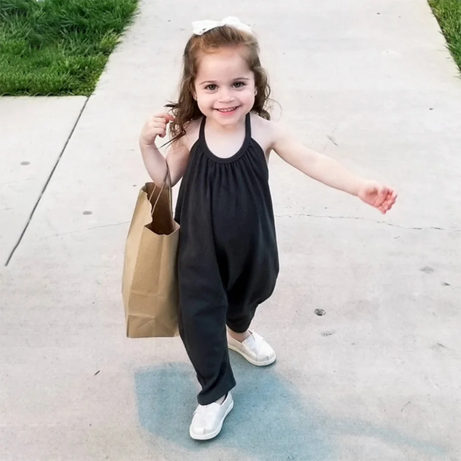 Mono con tirantes para bebé niña – estilo cómodo y moderno - imagen 3
