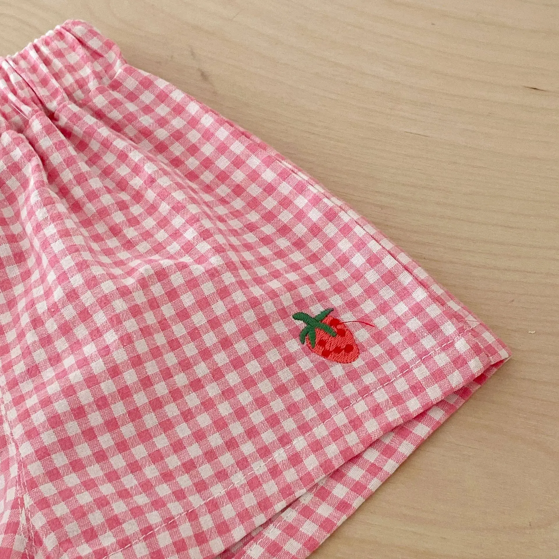 Conjunto de verano para niñas: camiseta estampada y pantalón a cuadros - imagen 3