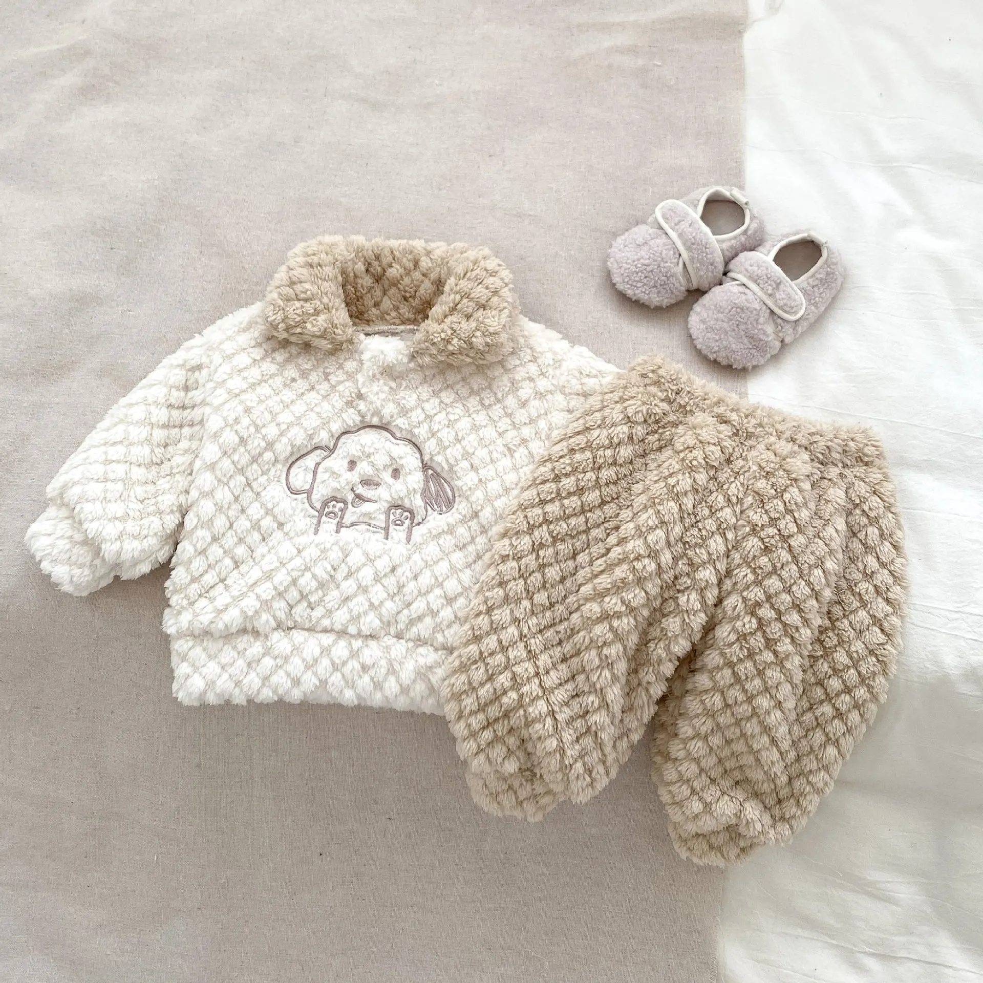 Conjunto bebé de sudadera y pantalón de felpa gruesa de invierno - imagen 3