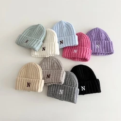 Gorro de punto para niños con bordado minimalista estilo coreano
