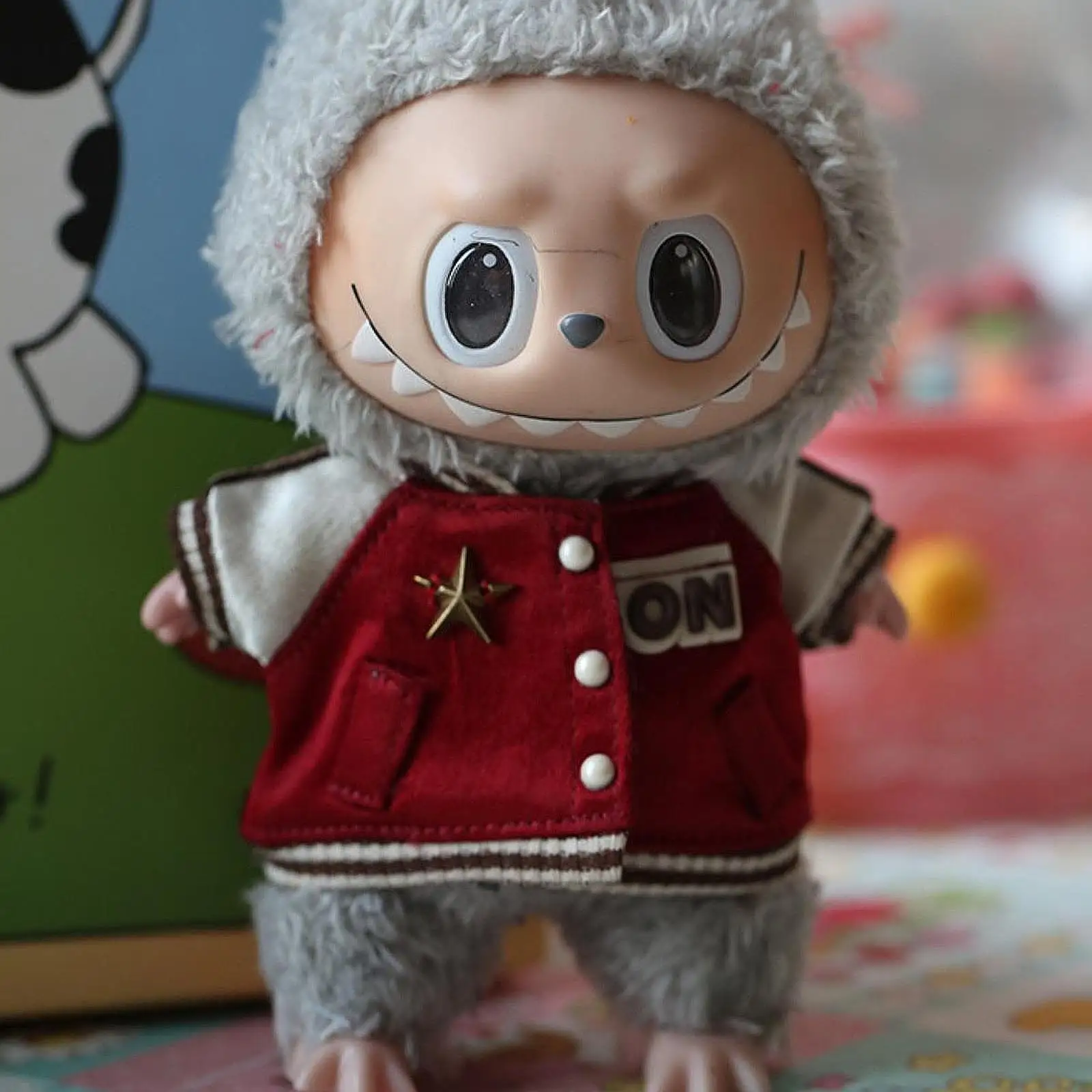 Chaqueta para muñeca de peluche niña, abrigo suave artesanal - imagen 3
