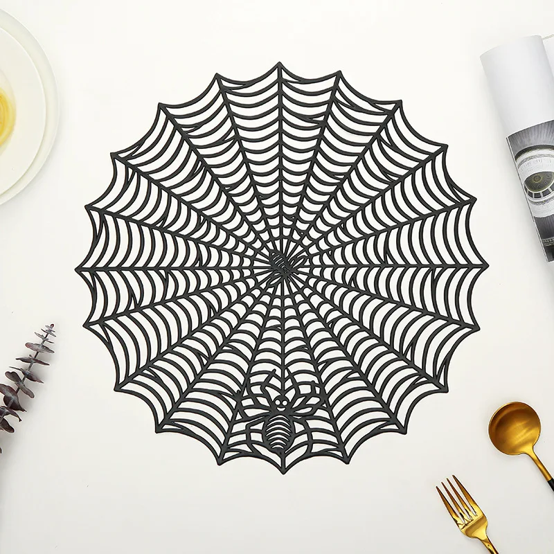 Mesa decorada con ambiente Halloween