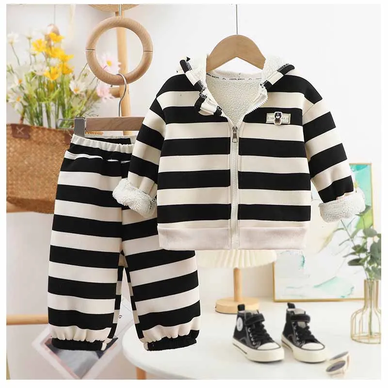 Conjunto acolchado con capucha y pantalón a rayas infantil - imagen 5