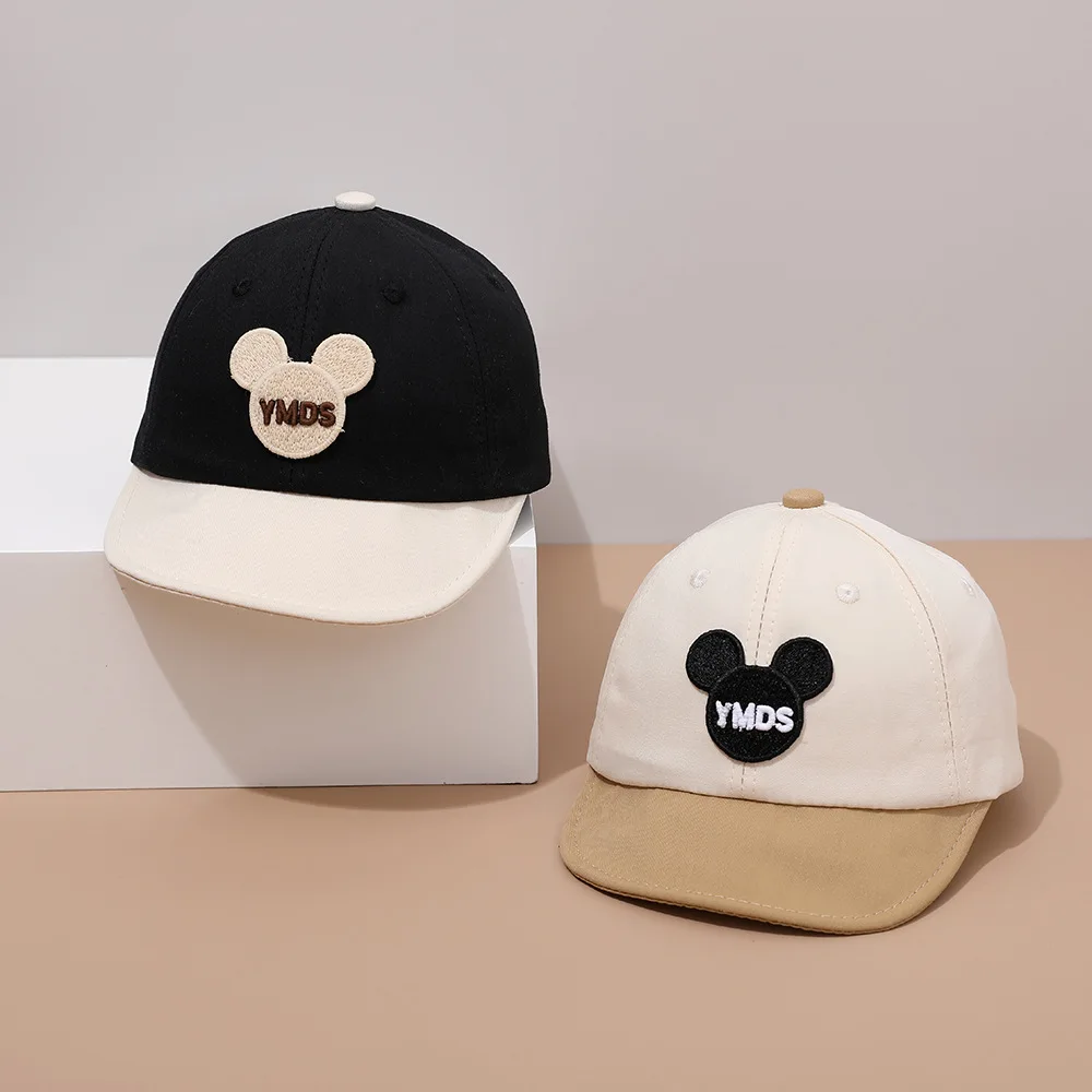 Gorra de oso detalle delmaterial y textura