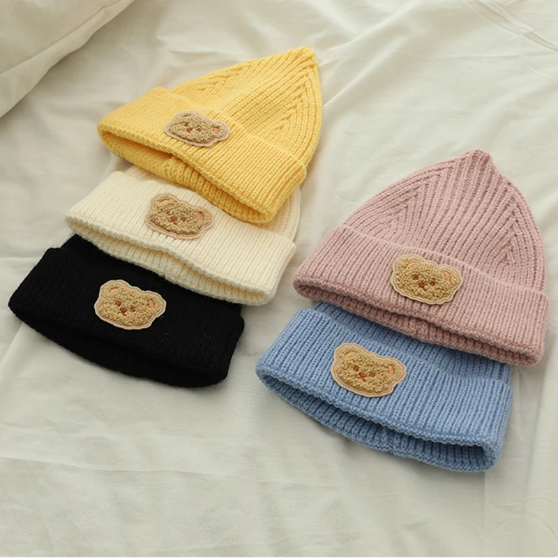 Gorro de punto con dibujos coreanos