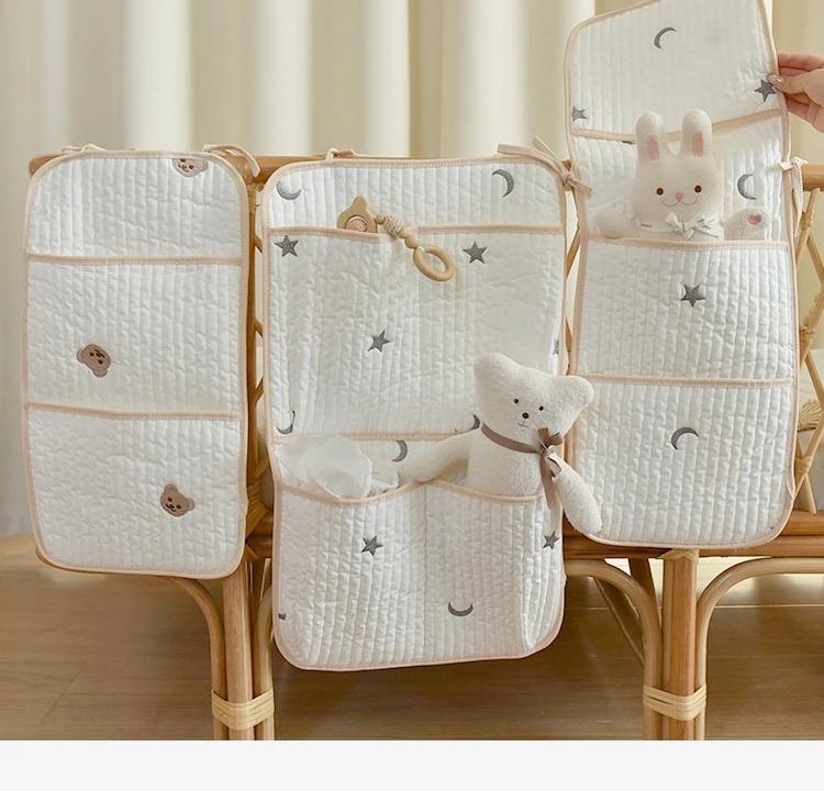 Organizador colgante con múltiples bolsillos