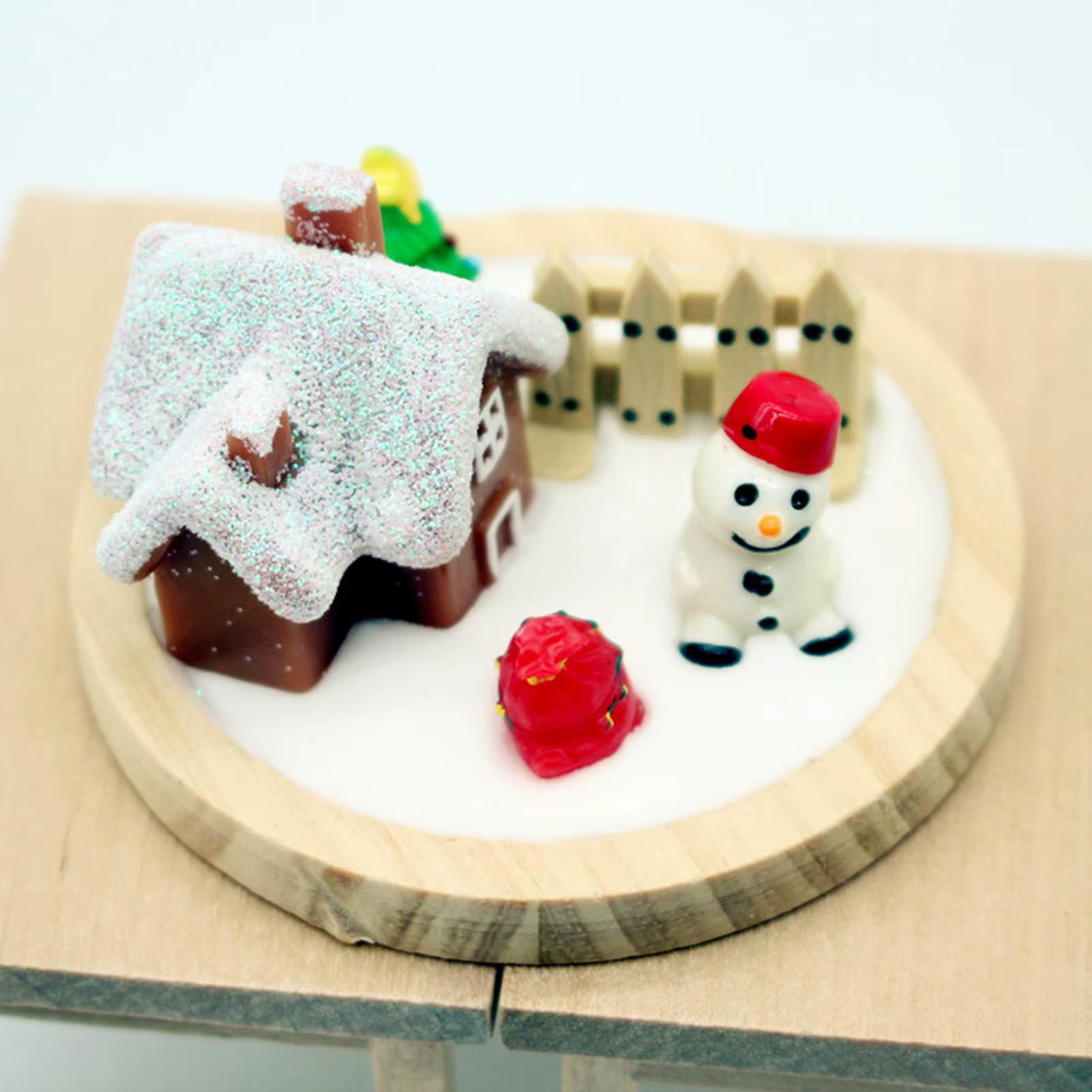 Casita de muñecas navideña 1:6 - Mini casa de nieve para decoración - imagen 3
