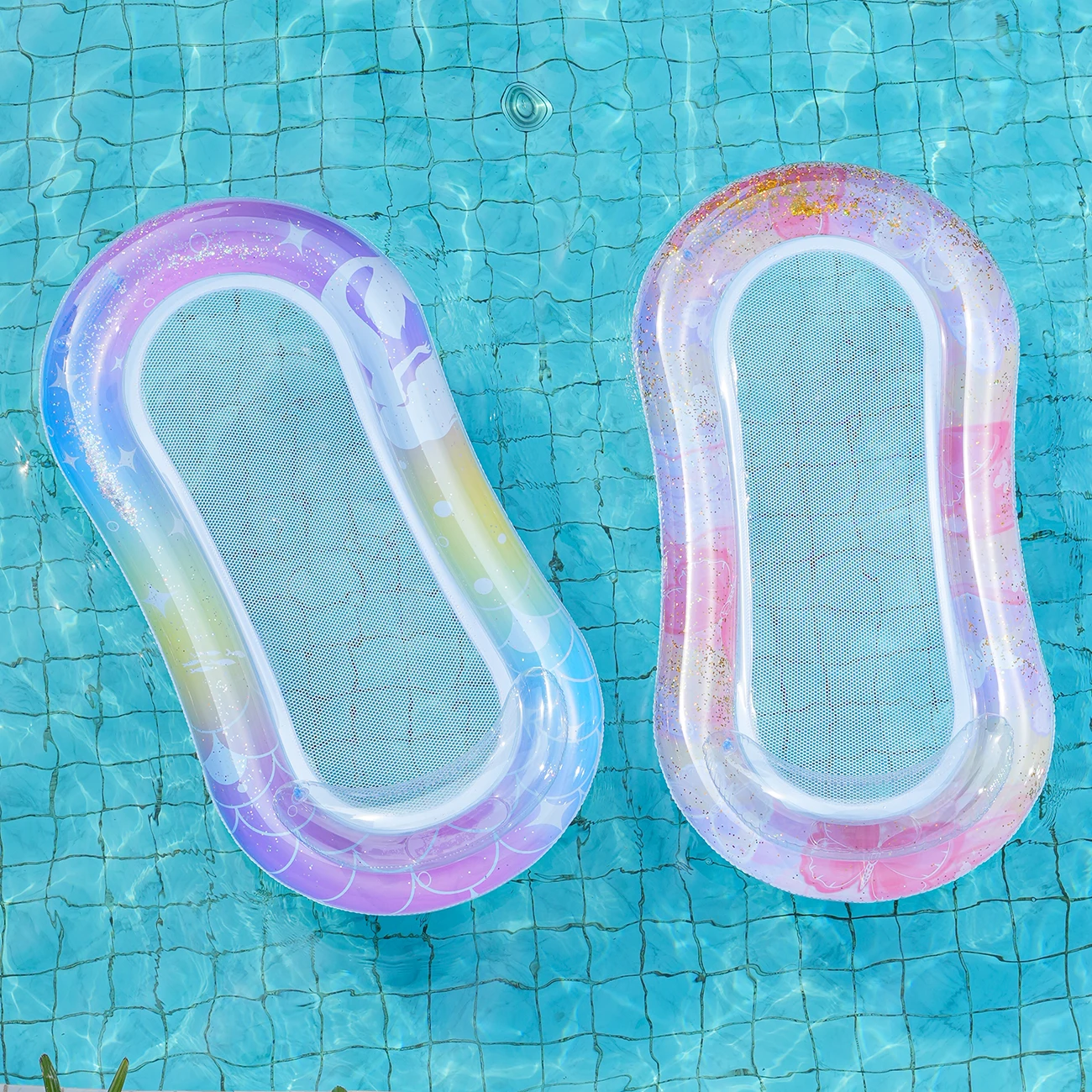 Hamaca hinchable de colores para relajación acuática de verano - imagen 4