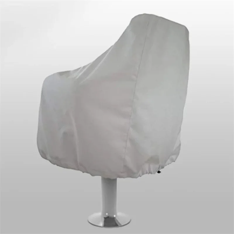Funda protectora para asiento de barco en uso