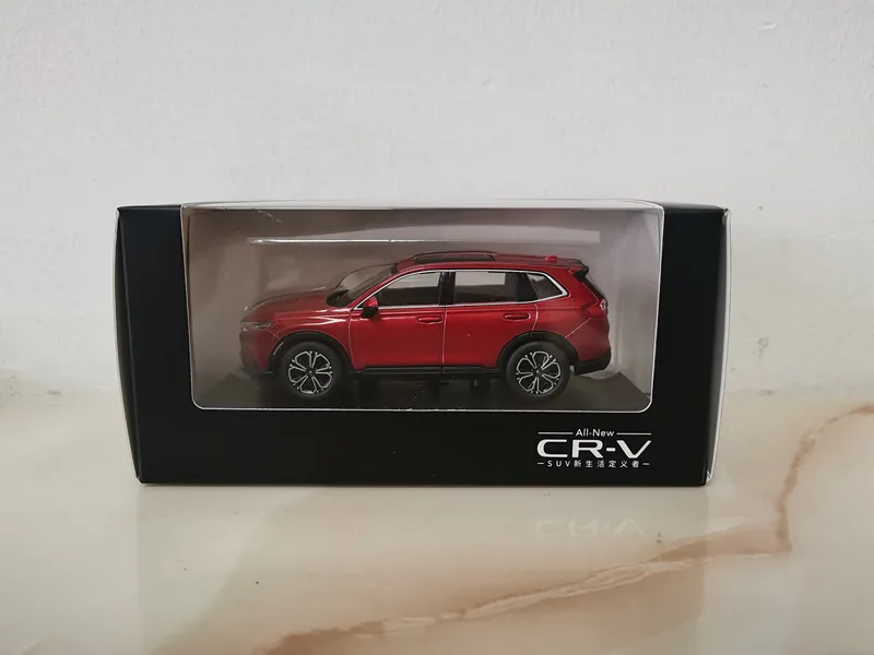 Detalle del frontal y la placa personalizable