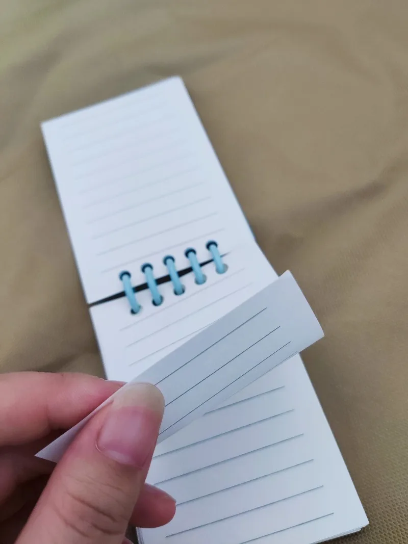 Cuaderno de bolsillo con hojas rayadas y tapa resistente para notas - imagen 2