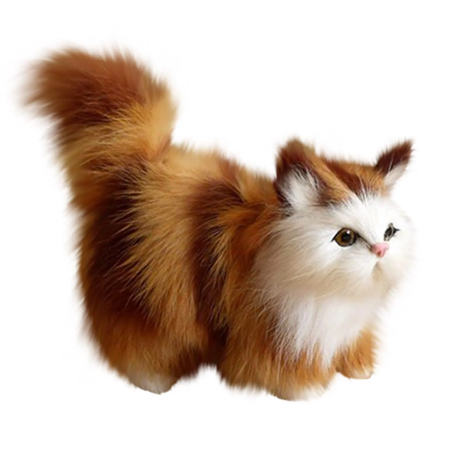 Gato de peluche en pose relajada
