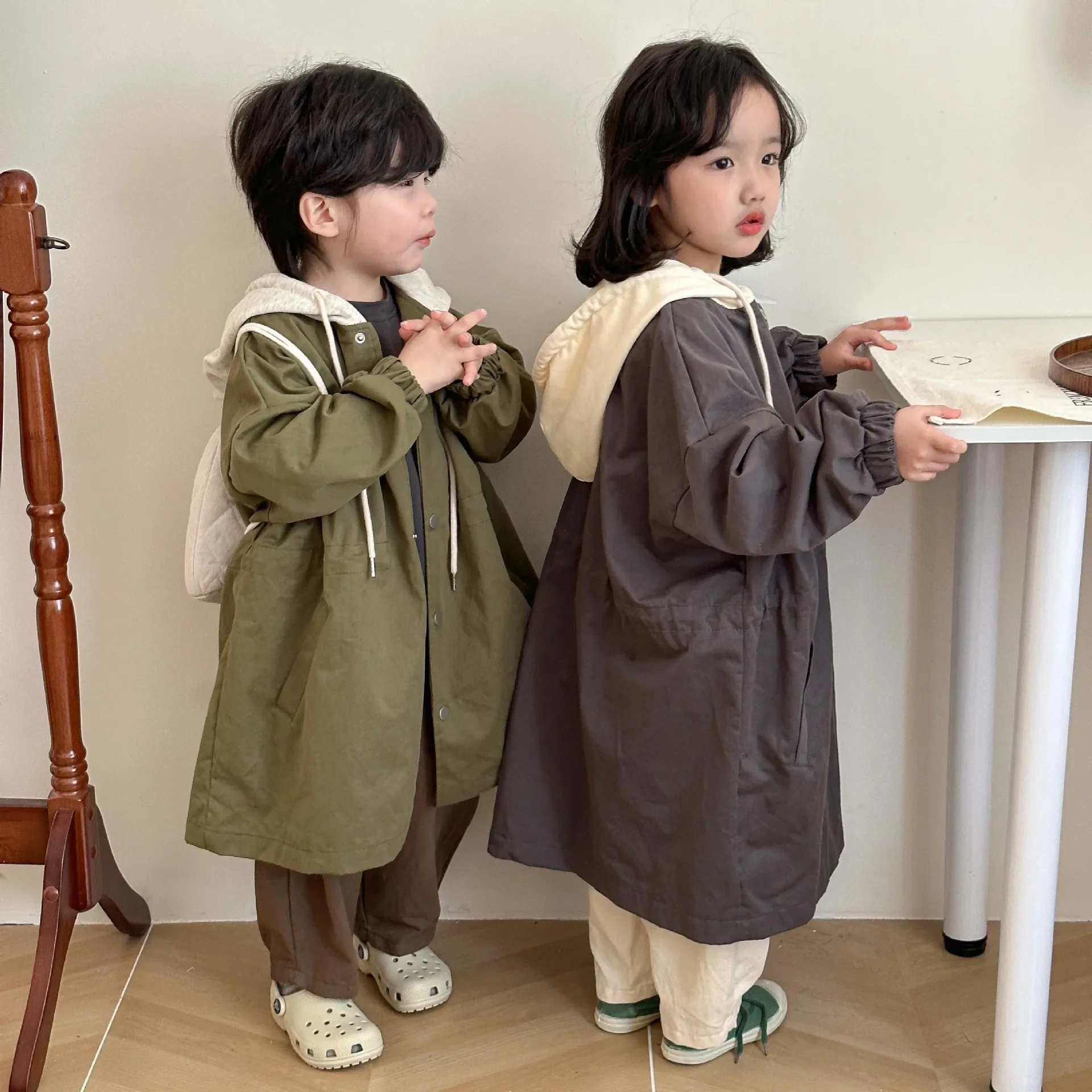Cortavientos con capucha para bebés y niños de otoño ligero suave