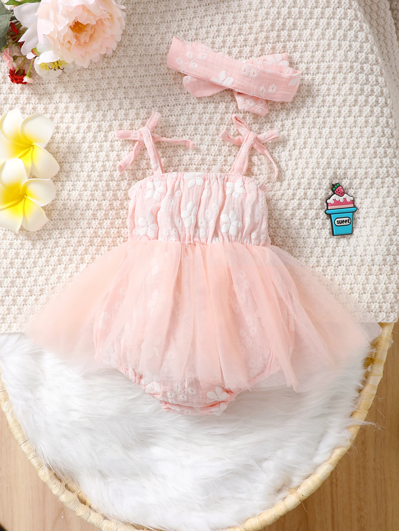 Detalles del conjunto para bebé niña