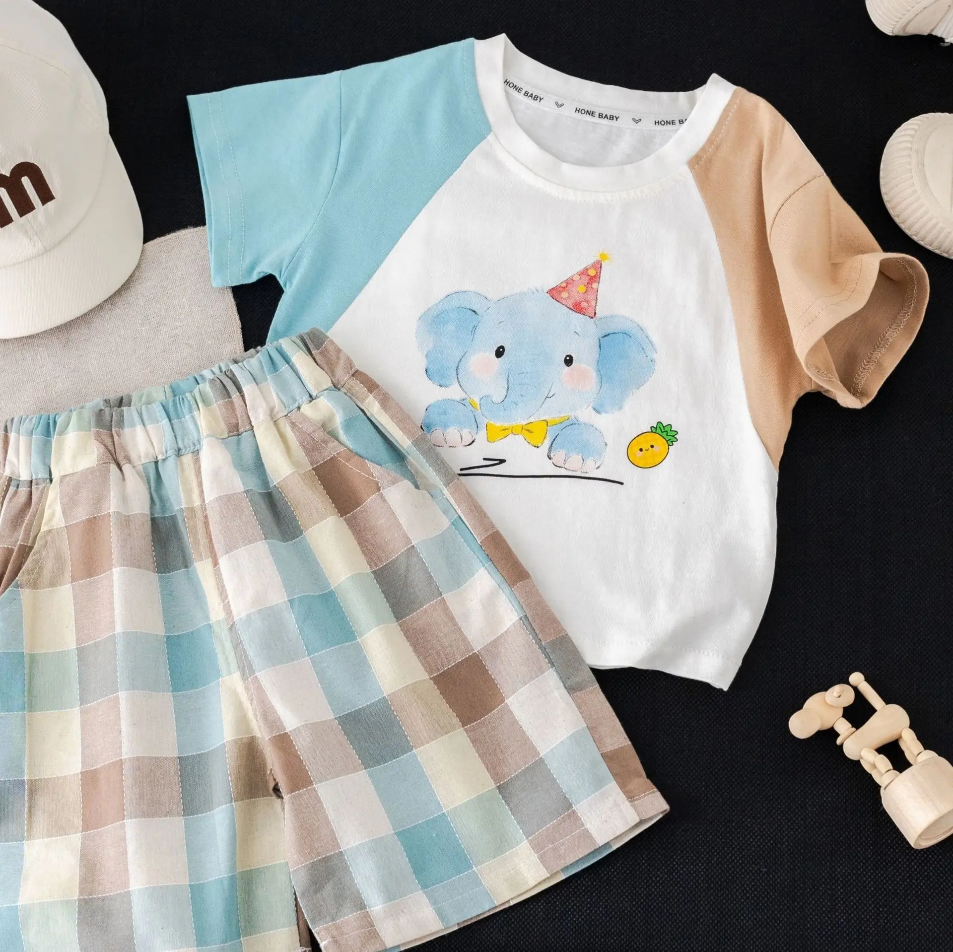 Conjunto infantil con estilo veraniego