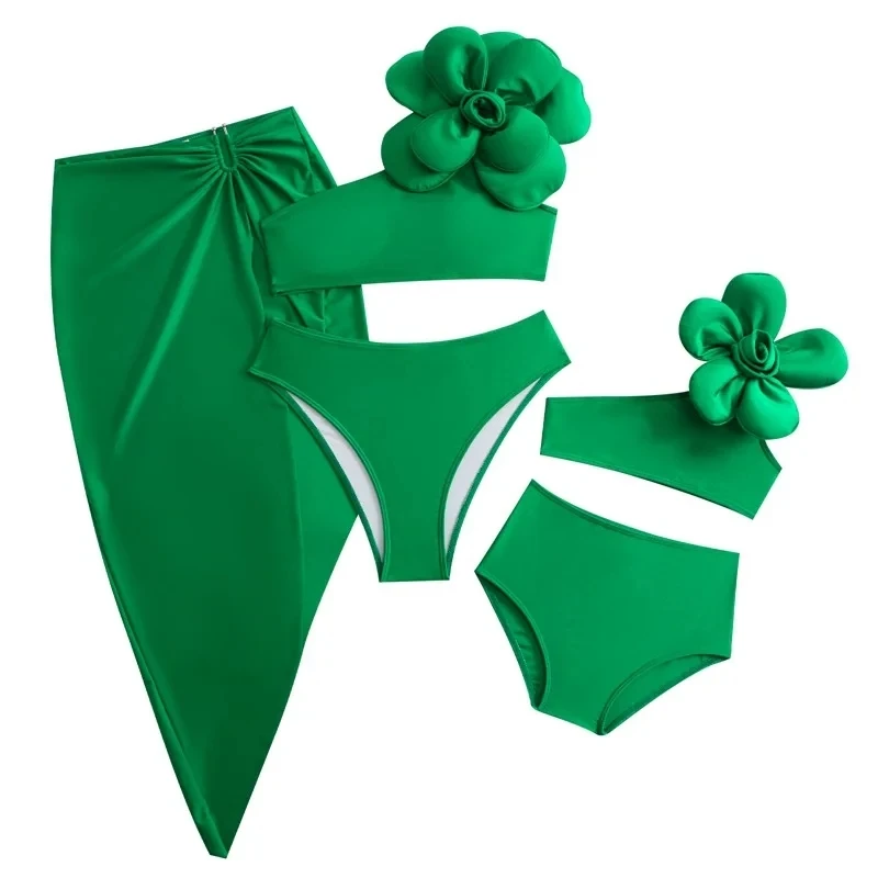 Trajes de baño a juego madre e hija con flores veraniegas - imagen 5