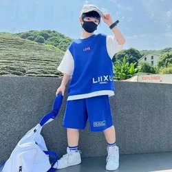 Conjunto de verano infantil con pantalón corto de retazos deportivos