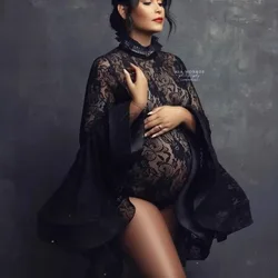 Vestido de maternidad de encaje con transparencias y manga murciélago
