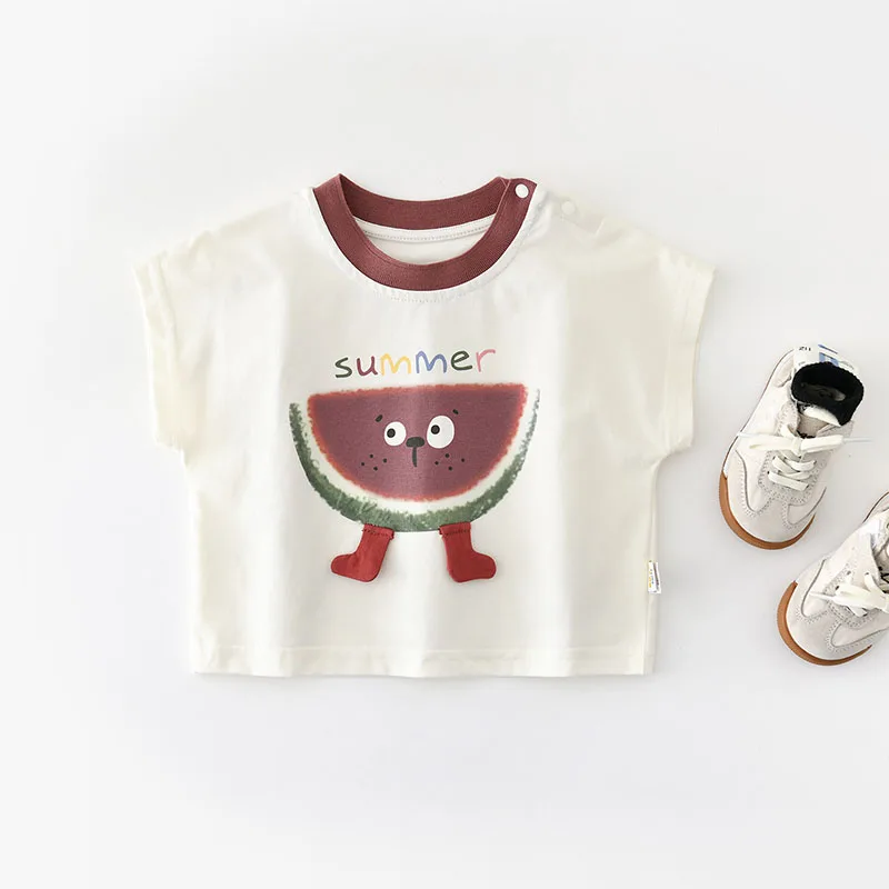 Conjunto en rayas rojas y blancas
