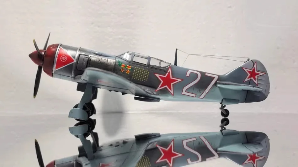 Vista del fuselaje y la envergadura en escala 1/72