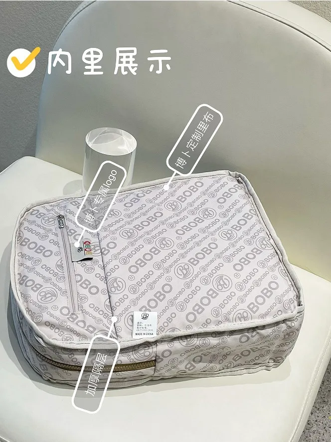 Bolsa en uso durante un paseo al aire libre