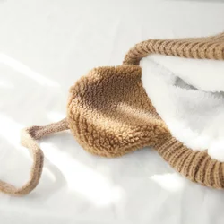 Gorro de invierno con orejeras y pompón – Lana suave para niño