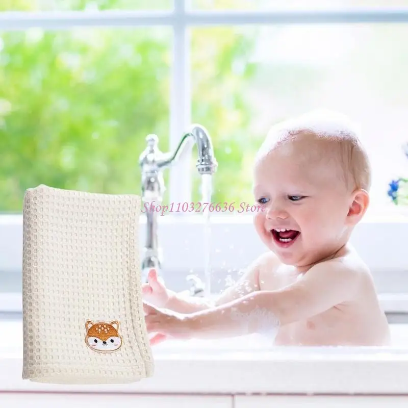 Toalla de baño de algodón para bebé – Suave, transpirable y estampada - imagen 2