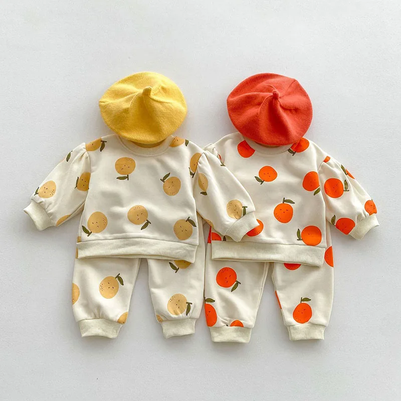 Conjunto bebé algodón con capucha – Estampado frutas otoño