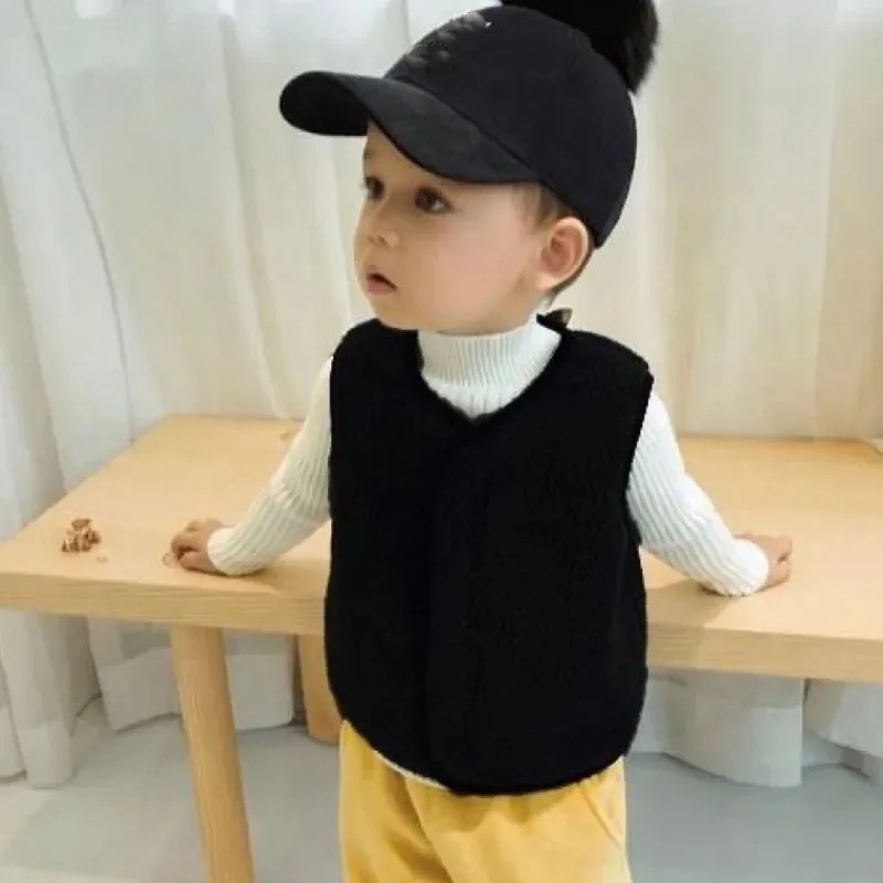 Chaleco bebé de terciopelo cálido de cordero unisex para invierno - imagen 5