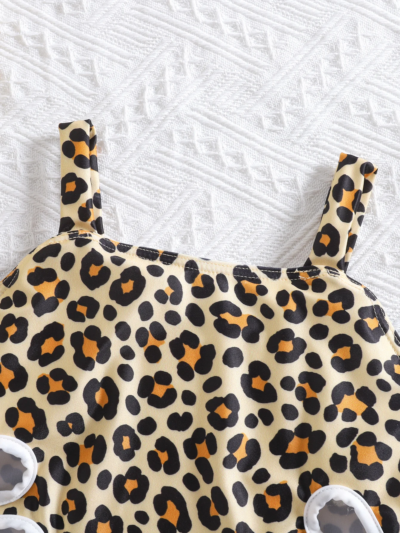 Traje de baño niña estampado leopardo recortado para surf