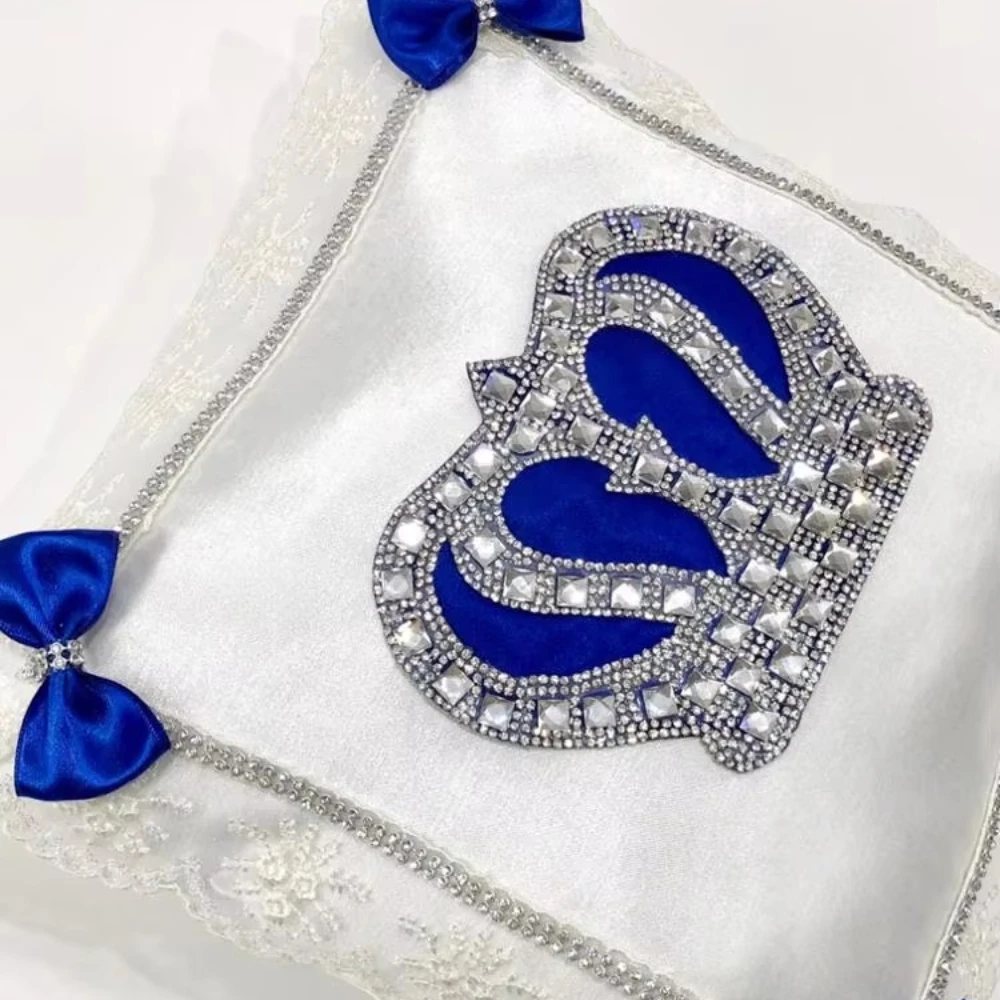 Almohada para bebé de recién nacido con acabado dorado - imagen 2