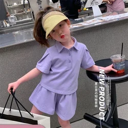 Conjunto bebé niña con camiseta de solapa y pantalón casual